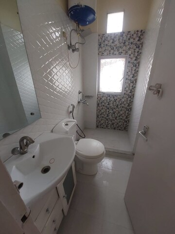 Bathroom in 2 BHK Apartment at DLF The Princeton Estate, Dlf Phase V – for Rent
