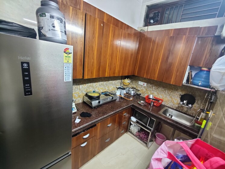 Kitchen, adarsh nagar 6+ Bedroom 1500 Sq.Ft. Independent House In Adarsh Nagar Delhi 8180750