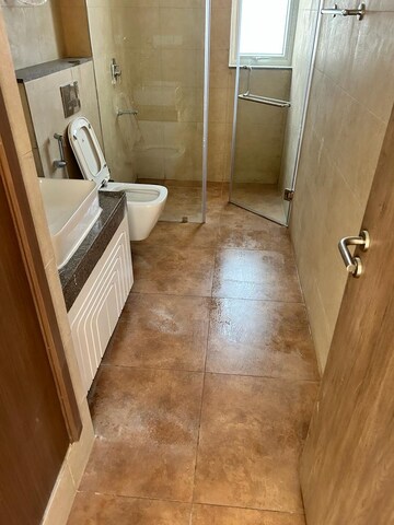 Bathroom in 3 BHK Apartment at Emaar Palm Heights, Sector 77 – for Rent