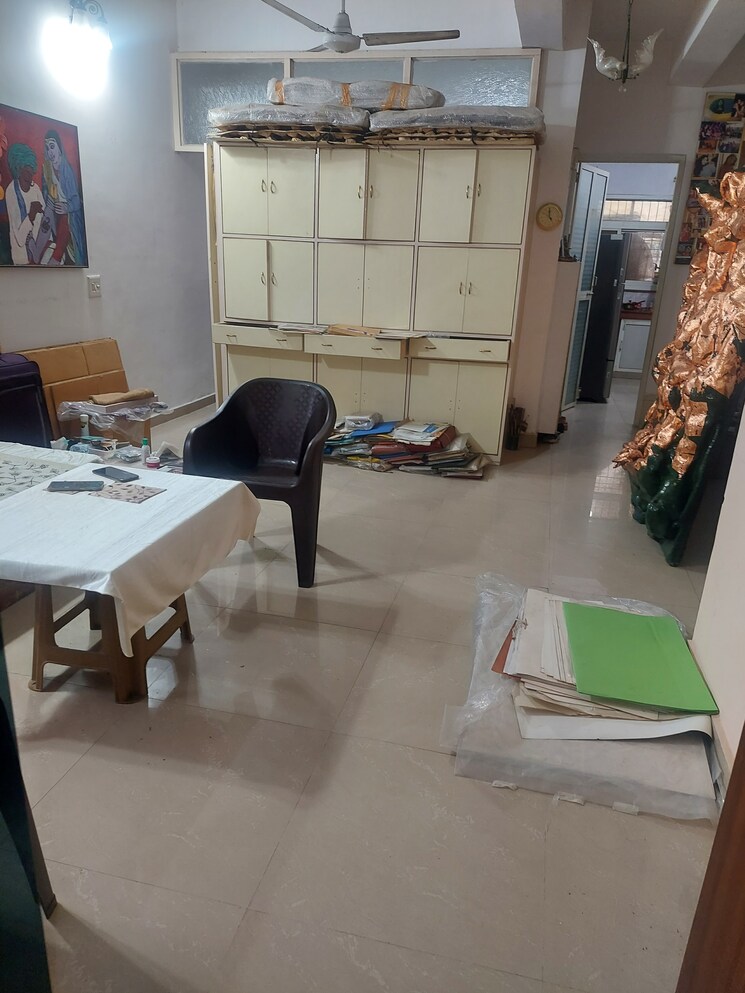 Living Room, ip extension 3 Bedroom 1100 Sq.Ft. Apartment In Ip Extension Delhi 8180766