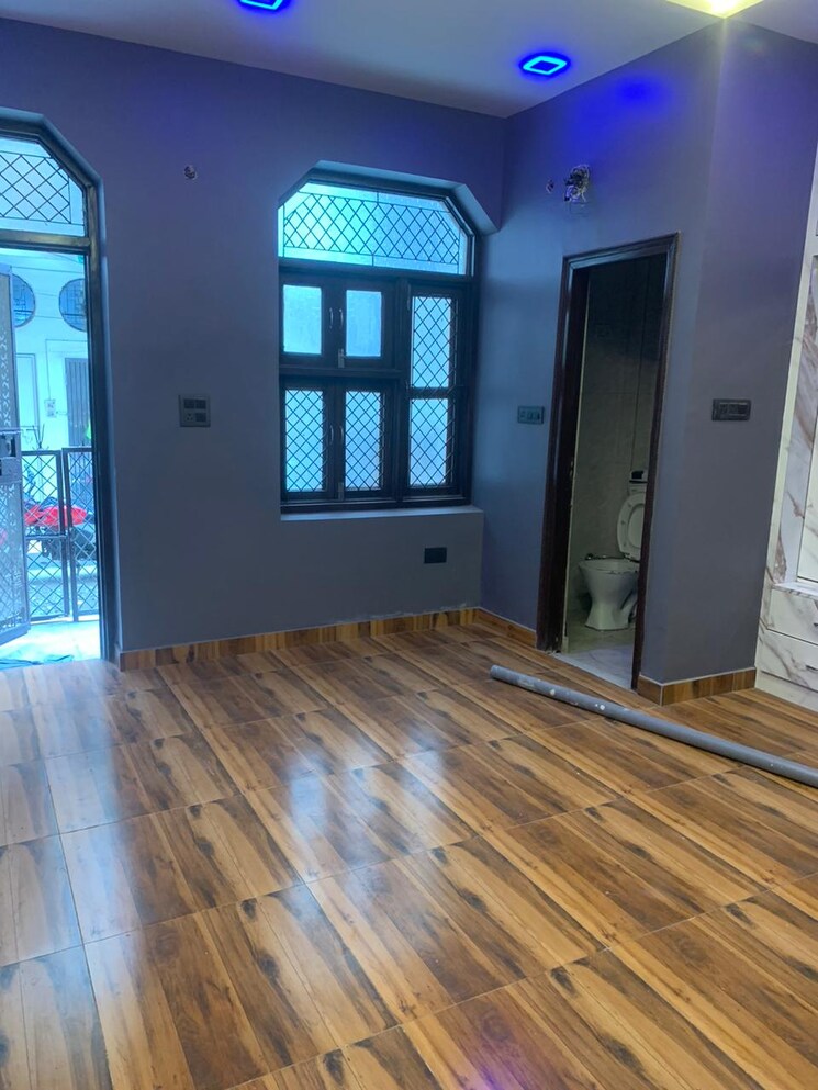 Master Bedroom, kohat enclave 3 Bedroom 1800 Sq.Ft. Builder Floor In Kohat Enclave Delhi 8180759