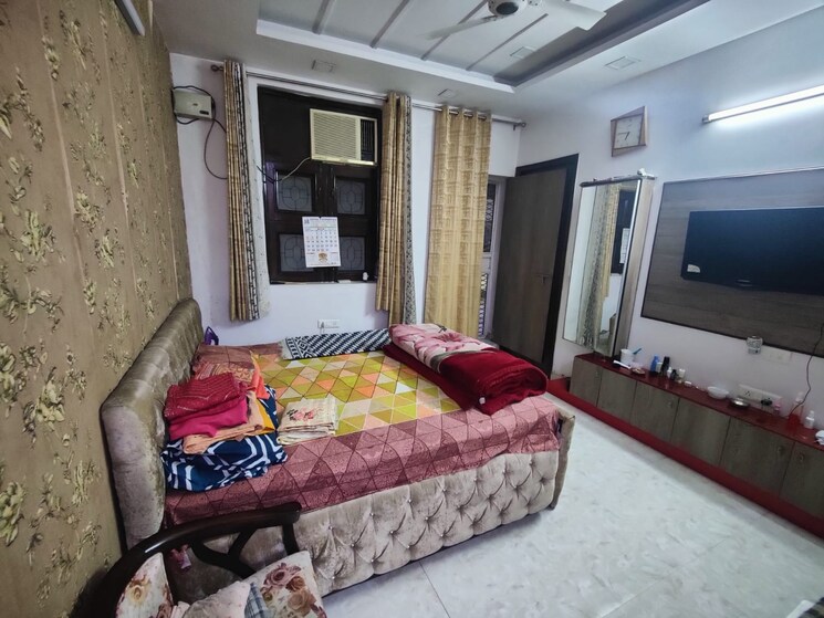 Bedroom, kohat enclave 3 Bedroom 1800 Sq.Ft. Builder Floor In Kohat Enclave Delhi 8180759