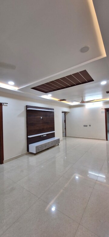 Building Lobby in 3 BHK Builder Floor at Kondapur – for Rent