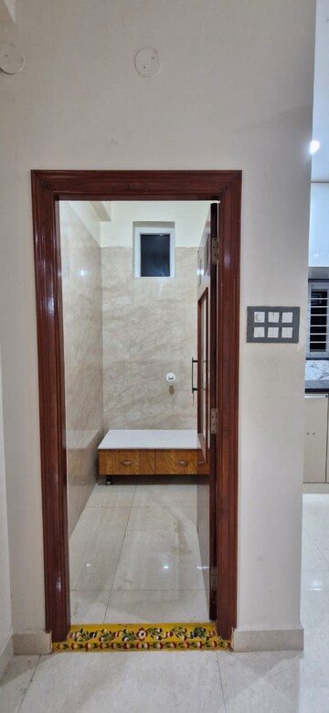Room in 3 BHK Builder Floor at Kondapur – for Rent