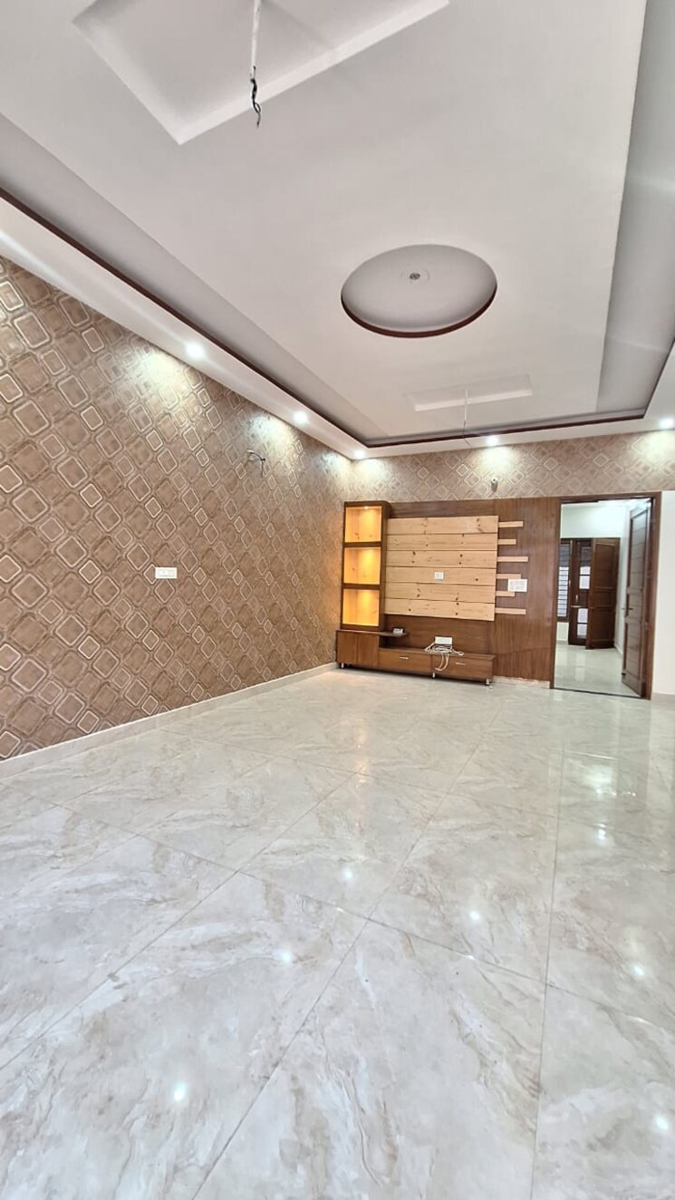 Master Bedroom, kohat enclave 3 Bedroom 1800 Sq.Ft. Builder Floor In Kohat Enclave Delhi 8180774