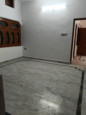Room in 3 BHK Independent House at Vikas Nagar – for Rent