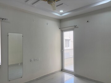 Room in 3 BHK Builder Floor at Kondapur – for Rent