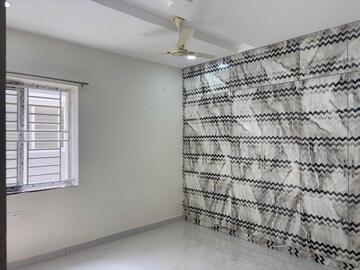 Room in 3 BHK Builder Floor at Kondapur – for Rent