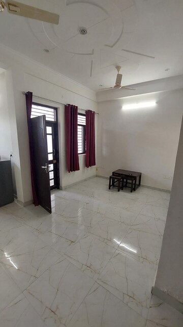 Room in 3 BHK Villa at Aman Vihar – for Rent