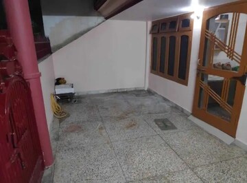 Room in 2 BHK Villa at Aliganj – for Rent