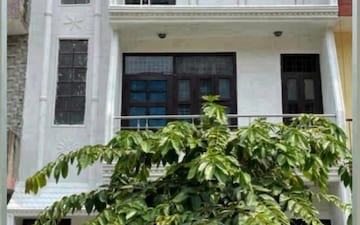 6+ BHK Villa For Sale in Sector 72