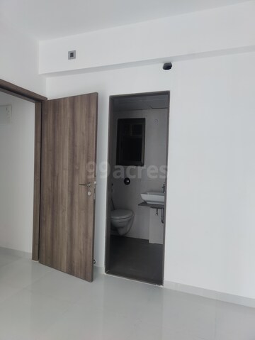 Room in 2 BHK Apartment at Bramhacorp The Collection, Kalyani Nagar – for Rent
