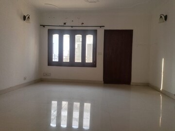 Room in 4 BHK Villa at Sector 20 – for Sale