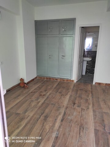 Room in 2.5 BHK Apartment at Migsun Ultimo, Omicron Iii Greater Noida – for Rent