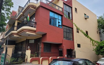 3 BHK Builder Floor For Rent in Sector 11