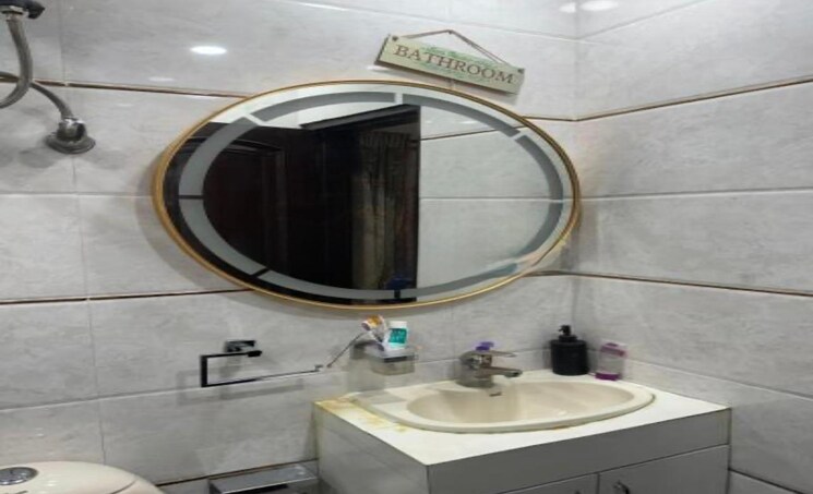 Bathroom, rohini sector 9 3.5 Bedroom 1300 Sq.Ft. Apartment In Rohini Sector 9 Delhi 8181131