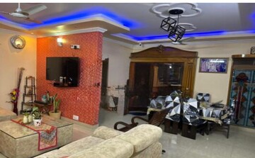 Living Room in 3.5 BHK Apartment at Rohini Sector 9 – for Sale