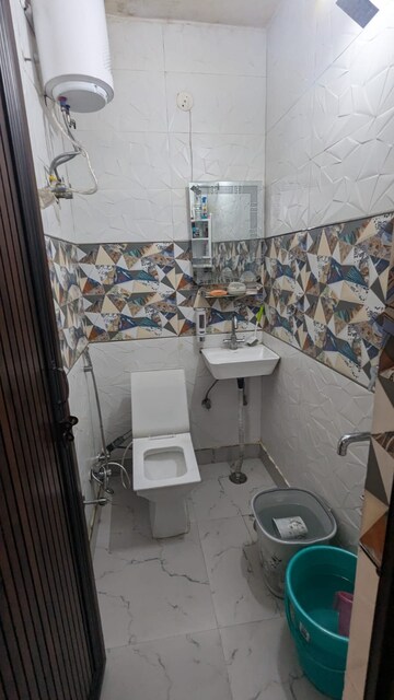 Master Bedroom in 3.5 BHK Apartment at Rohini Sector 9 – for Sale