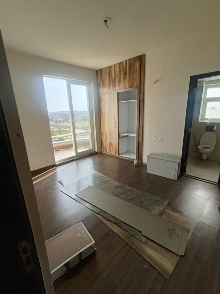 Room, bptp-discovery-park 3 Bedroom 1625 Sq.Ft. Apartment In Sector 80 Faridabad 8181129