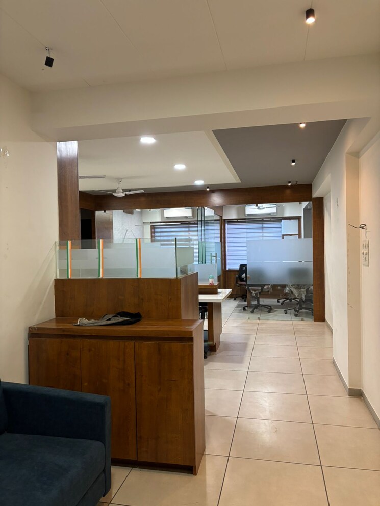 Kitchen, science city Commercial Office Space 1095 Sq.Ft. In Science City Ahmedabad 8181144