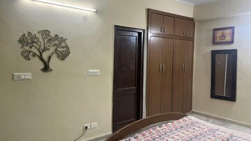 Furnished Amenities in 3 BHK Apartment at Sector 56 – for Rent
