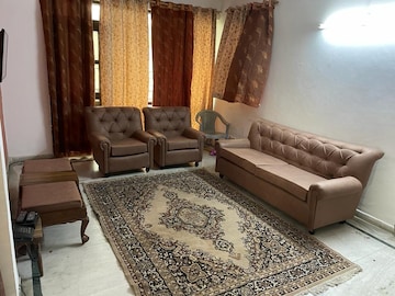 Living Room in 3 BHK Apartment at Sector 56 – for Rent