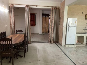 Building Lobby in 3 BHK Apartment at Sector 56 – for Rent