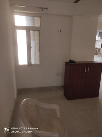 Room in 2 BHK Apartment at Supertech Czar Suites, Omicron I Greater Noida – for Rent