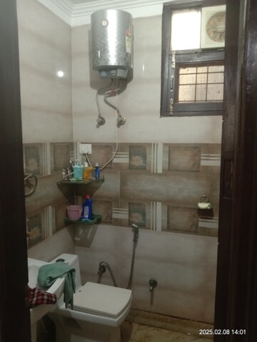 Attached Bathroom in 3 BHK Builder Floor at Sector 42 – for Sale