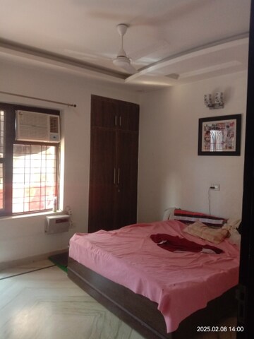 Bedroom in 3 BHK Builder Floor at Sector 42 – for Sale