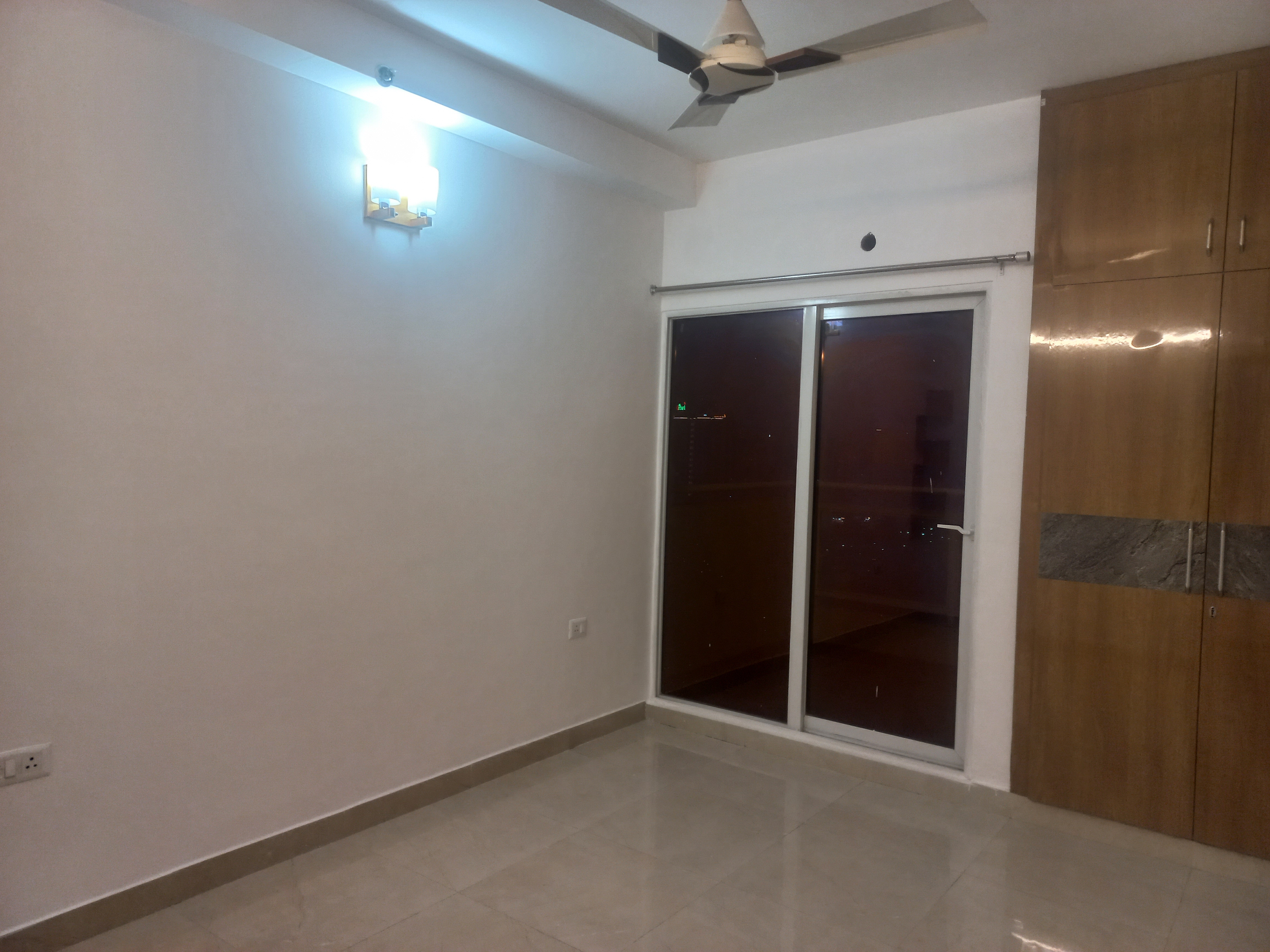 2 BHK + Extra Room Apartment For Sale in Elite Golf Green