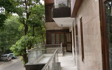 1 BHK Builder Floor For Rent in Sector 19