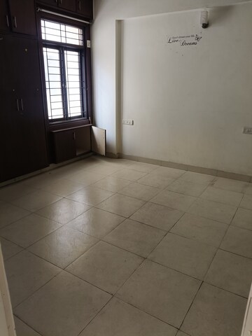 Room in 2 BHK Apartment at Halasuru – for Sale