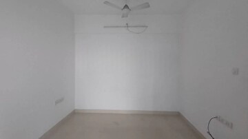 Room in 1.5 BHK Apartment at Lodha Casa Royale, Balkum Pada – for Rent