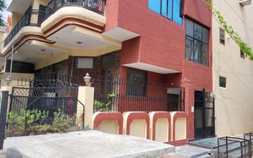 3 BHK Builder Floor For Rent in Sector 19