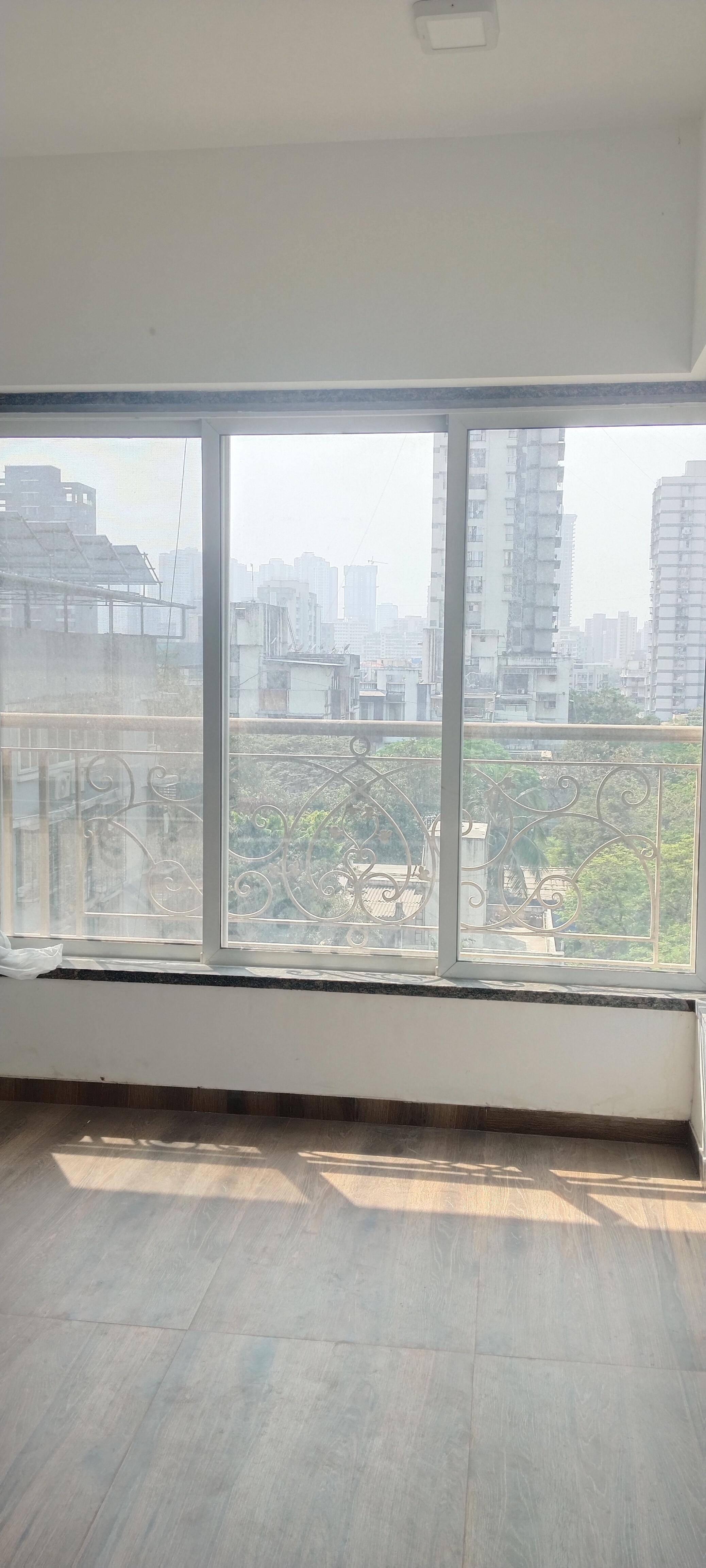 3 BHK 1350 Sq.Ft. Apartment in New Happy Life CHS