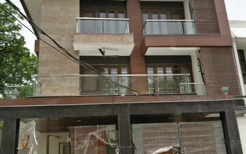 1 BHK Builder Floor For Rent in Sector 18