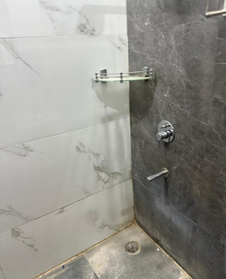 Bathroom, peer mucchalla 3 Bedroom 1560 Sq.Ft. Builder Floor In Peer Mucchalla Zirakpur 8181405