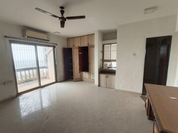 Room in 3 BHK Apartment at Vanashree CHS, Seawoods – for Rent