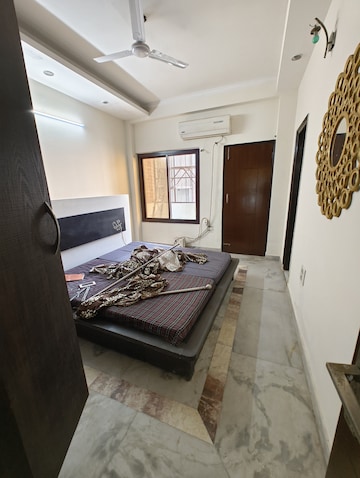 Bedroom in 3 BHK Builder Floor at Sector 55 – for Rent