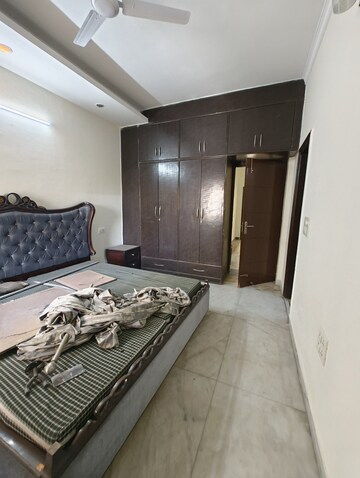 Bedroom in 3 BHK Builder Floor at Sector 55 – for Rent