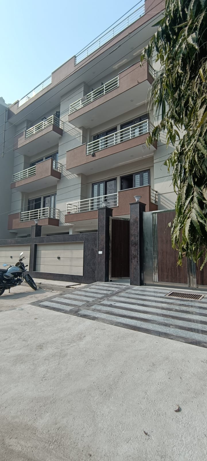 4 BHK + Servant Room,Study Room Villa For Sale in Sector 41 Noida 