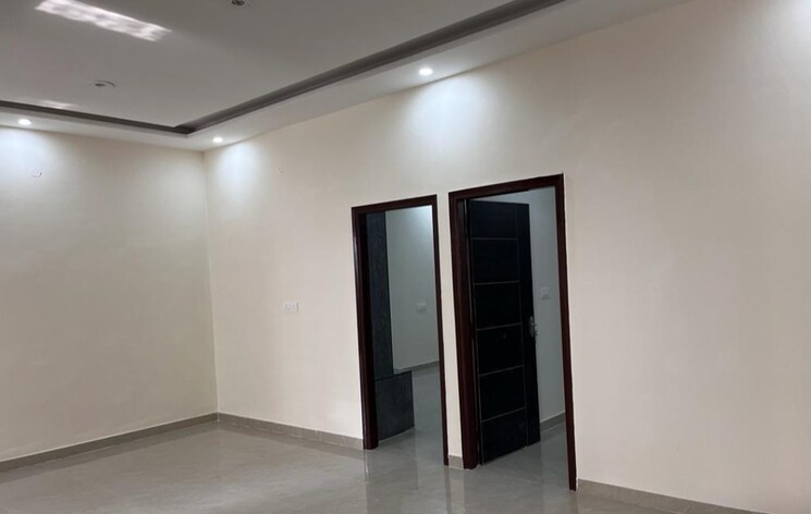 Room, ambala highway 3 Bedroom 2150 Sq.Ft. Builder Floor In Ambala Highway Zirakpur 8181458