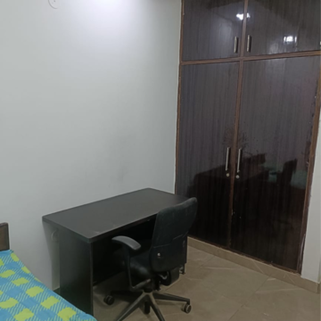 Furnished Amenities in 4 BHK Builder Floor at Sector 46 – for Rent