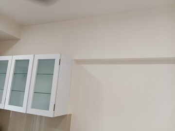 Furnished Amenities in 2 BHK Apartment at Hiranandani Fortune City, New Panvel – for Rent