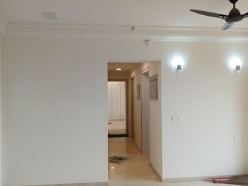 Room in 2 BHK Apartment at Hiranandani Fortune City, New Panvel – for Rent
