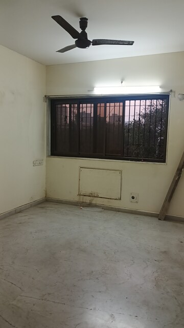 Room in 2 BHK Apartment at Sweet Home Andheri West, Andheri West – for Rent