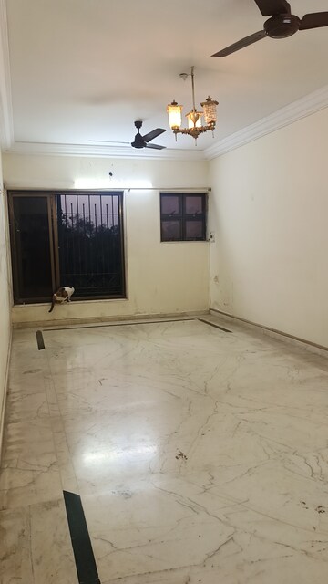 Room in 2 BHK Apartment at Sweet Home Andheri West, Andheri West – for Rent