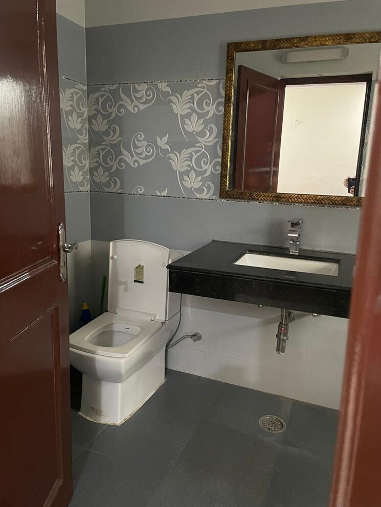 Kitchen, dlf-the-carlton-estate 3 Bedroom 1350 Sq.Ft. Apartment In Dlf Phase V Gurgaon 8181546