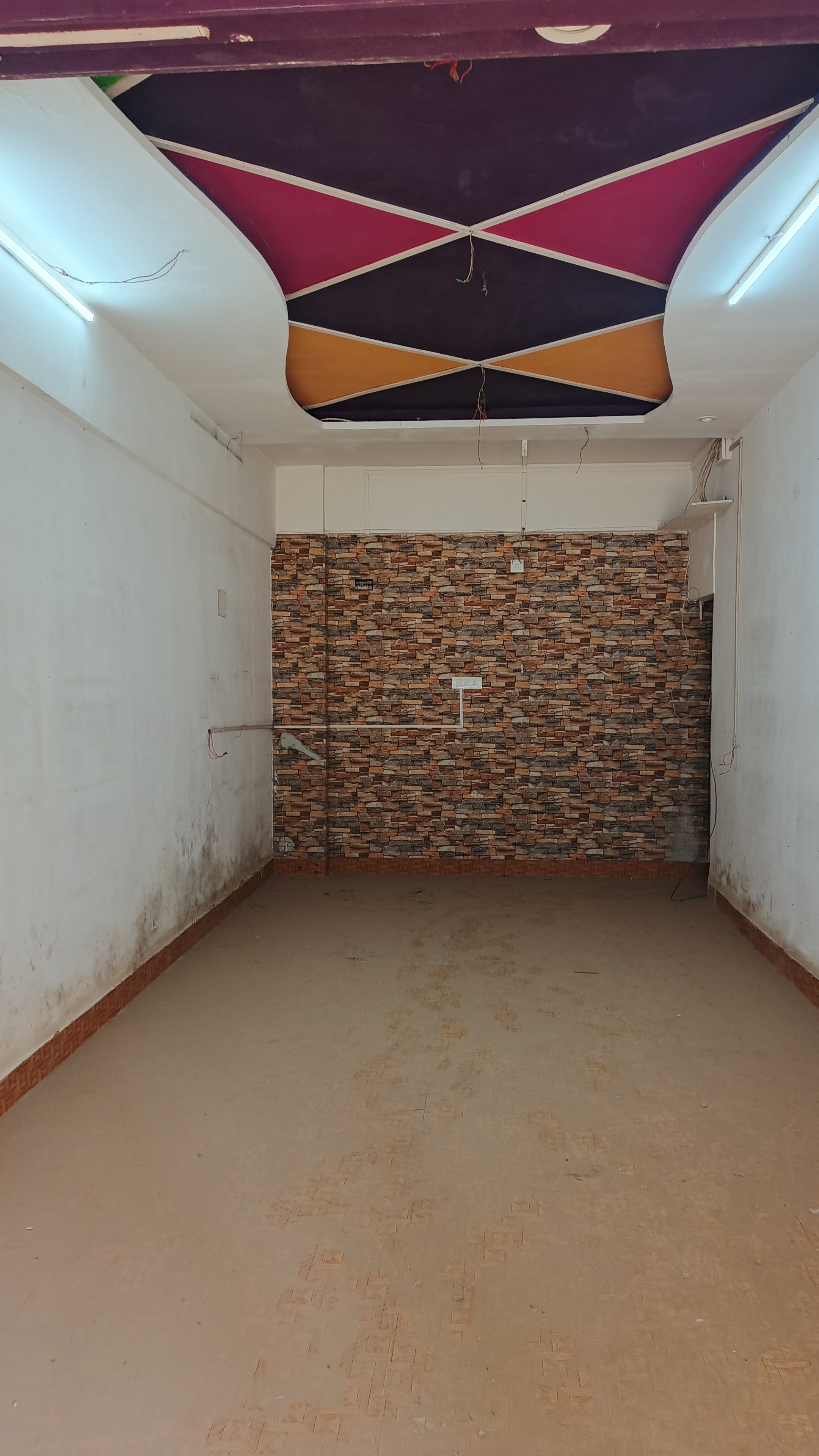 Retail Shop For Sale in Nalanda CHS Malad 